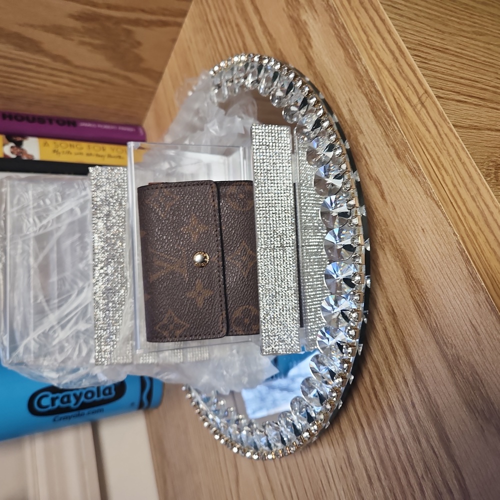 NWT: Large-BLING WALLET STAND - Picture 3 of 11